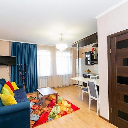 В Promenade Expo Квартира С Романтическим Видом Akmola Esterno foto