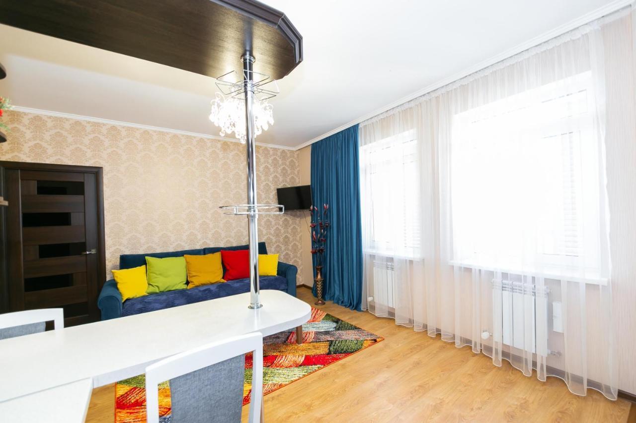 В Promenade Expo Квартира С Романтическим Видом Akmola Esterno foto